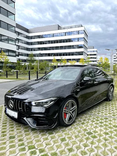 Wypożyczalnia Samochodów Sportowych Poznań - Kierownicy